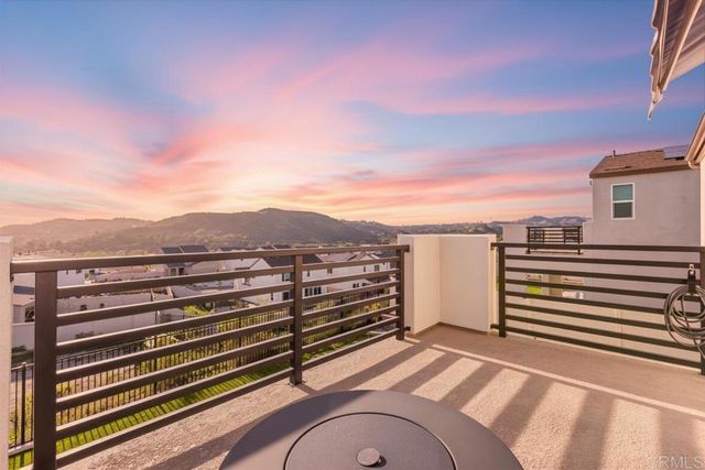 550 MEADOWOOD STREET, Fallbrook, CA 92028