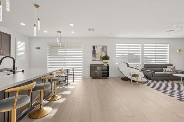 550 MEADOWOOD STREET, Fallbrook, CA 92028