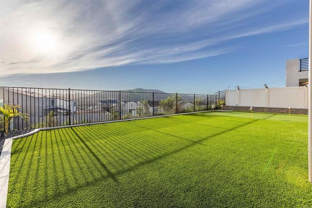 550 MEADOWOOD STREET, Fallbrook, CA 92028