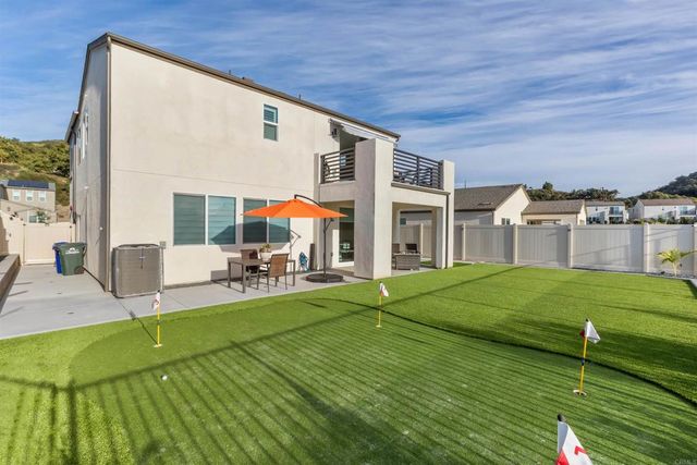 550 MEADOWOOD STREET, Fallbrook, CA 92028