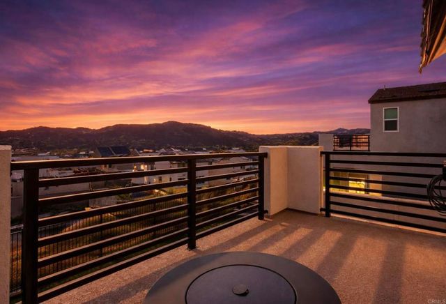 550 MEADOWOOD STREET, Fallbrook, CA 92028