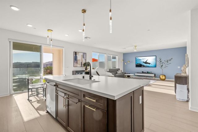 550 MEADOWOOD STREET, Fallbrook, CA 92028