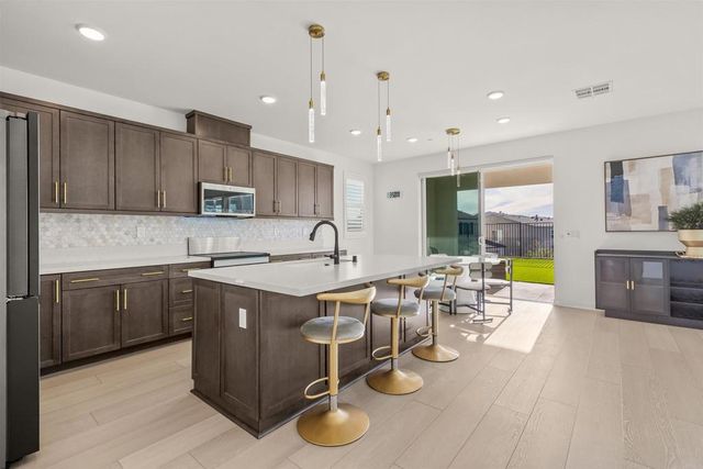 550 MEADOWOOD STREET, Fallbrook, CA 92028