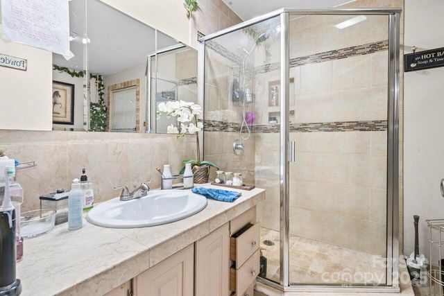 2815 Bustlehead Court, Charlotte, NC 28262