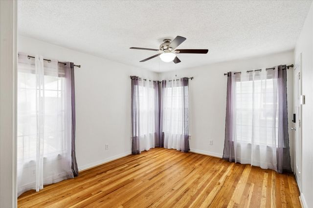 4708 Calmont Avenue, Fort Worth, TX 76107