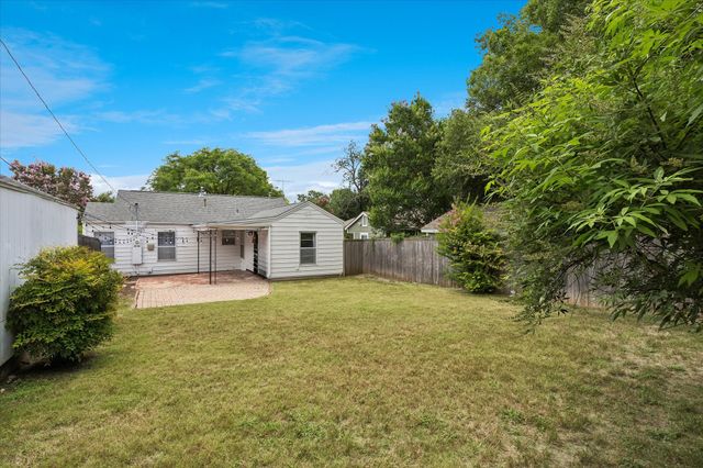 4708 Calmont Avenue, Fort Worth, TX 76107