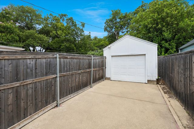 4708 Calmont Avenue, Fort Worth, TX 76107