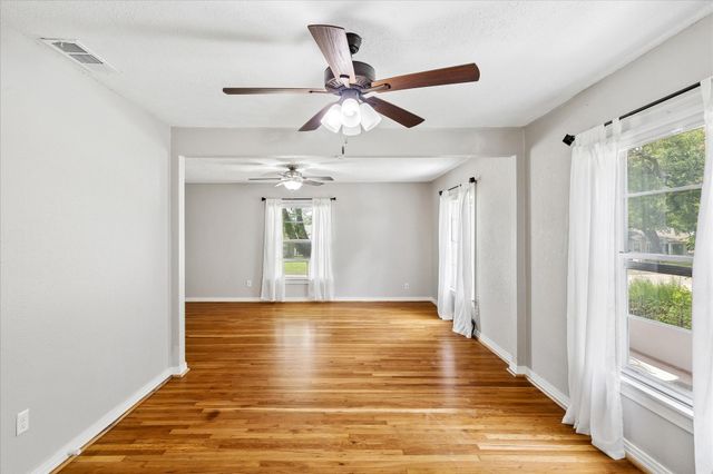 4708 Calmont Avenue, Fort Worth, TX 76107