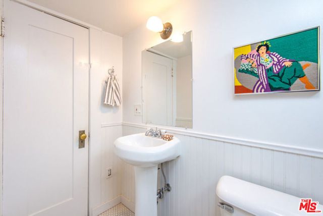 2417 Walgrove Avenue, Los Angeles, CA 90066