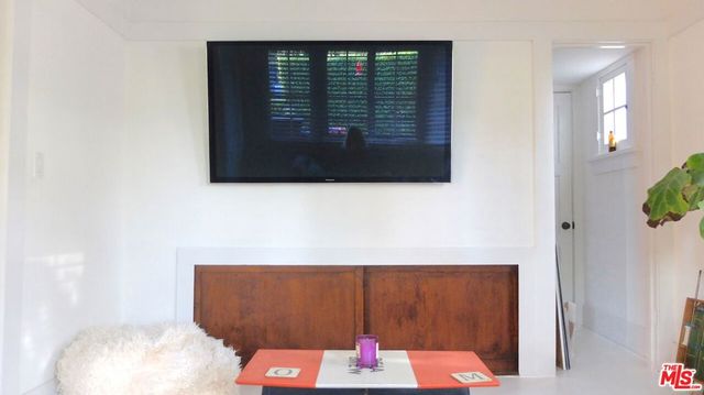 2417 Walgrove Avenue, Los Angeles, CA 90066