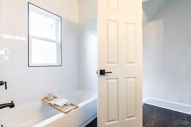 1609 Clarewood Avenue, Cincinnati, OH 45207