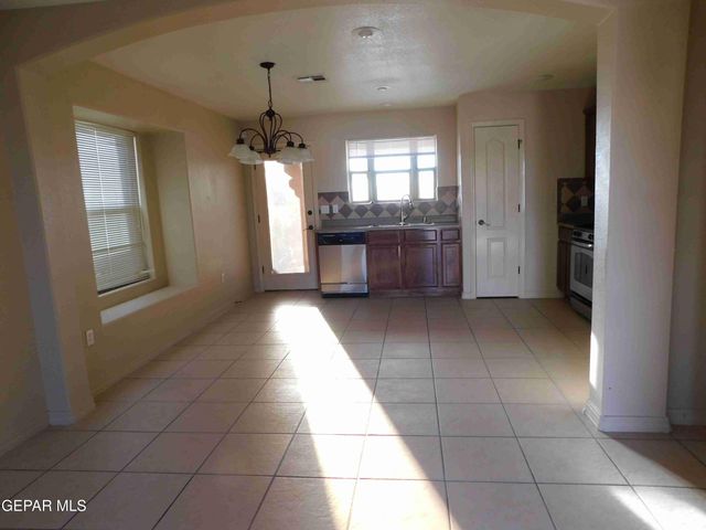 4529 Hugo Reyes Drive, El Paso, TX 79938