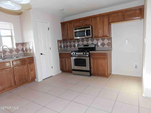 4529 Hugo Reyes Drive, El Paso, TX 79938