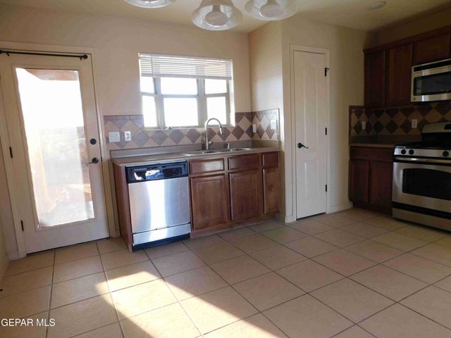 4529 Hugo Reyes Drive, El Paso, TX 79938