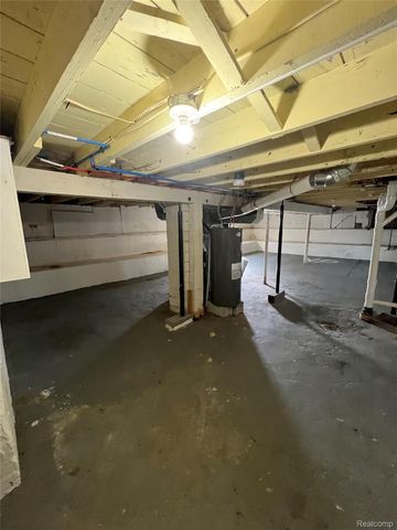 2272 Avon Street, Saginaw, MI 48602