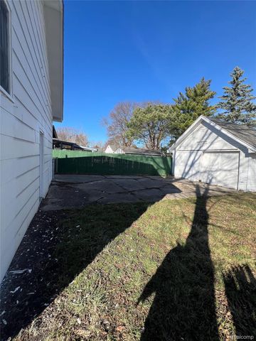 2272 Avon Street, Saginaw, MI 48602