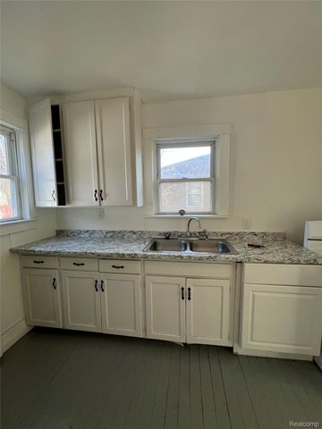 2272 Avon Street, Saginaw, MI 48602