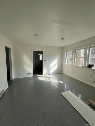 2272 Avon Street, Saginaw, MI 48602