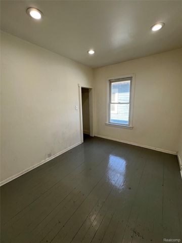 2272 Avon Street, Saginaw, MI 48602