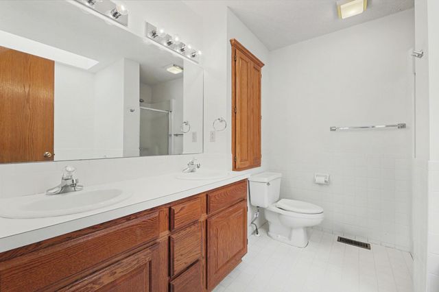 2313 N Amarado St, Wichita, KS 67205