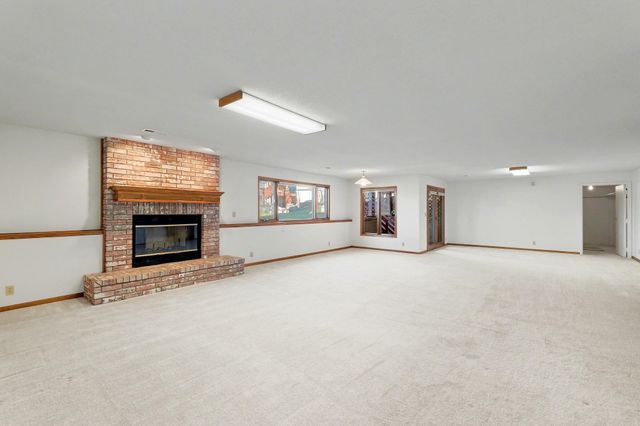 2313 N Amarado St, Wichita, KS 67205