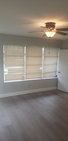 4442 W Golfers Circle W, Palm Beach Gardens, FL 33410