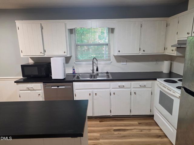 902 W Chatham Street, Cary, NC 27511