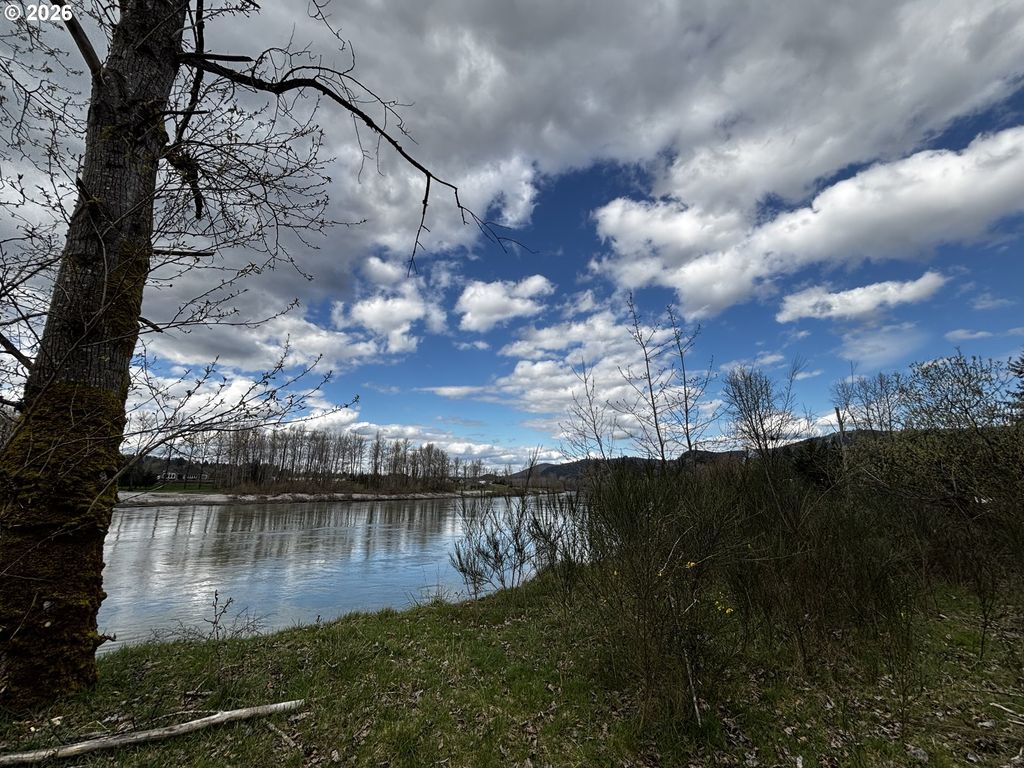130 HORSESHOE BEND, Kelso, WA 98626