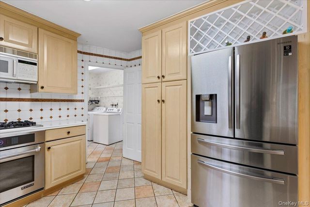 3 Penny Lane, Scarsdale, NY 10583