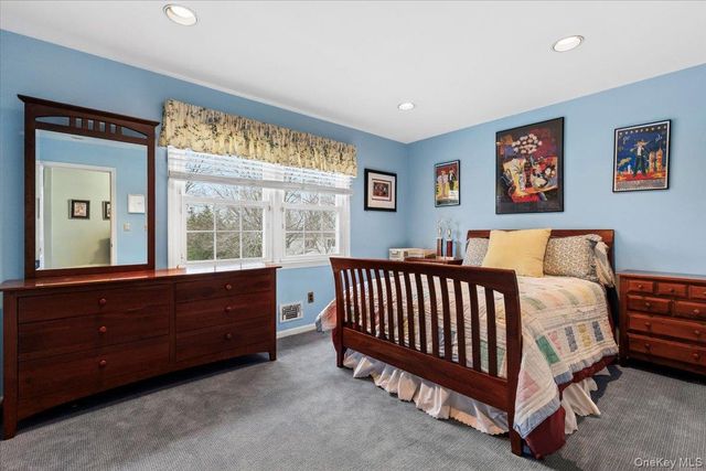 3 Penny Lane, Scarsdale, NY 10583