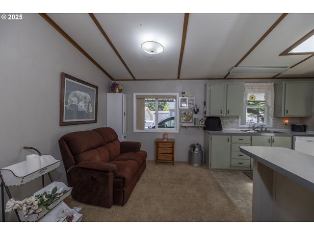 420 LEELO Ct, Florence, OR 97439