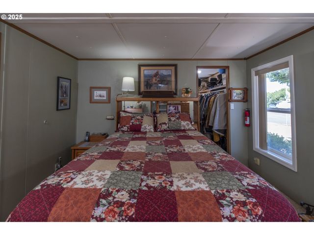 420 LEELO Ct, Florence, OR 97439