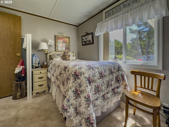 420 LEELO Ct, Florence, OR 97439
