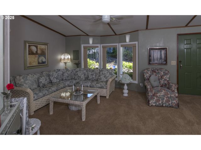 420 LEELO Ct, Florence, OR 97439