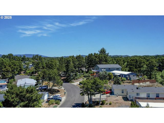 420 LEELO Ct, Florence, OR 97439