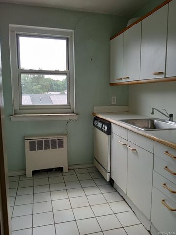 69-38 Kissena Blvd Kissena Blvd 135B, Kew Garden Hills, NY 11367