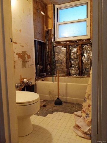 69-38 Kissena Blvd Kissena Blvd 135B, Kew Garden Hills, NY 11367