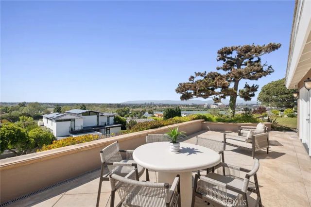 2839 Carob Street, Newport Beach, CA 92660