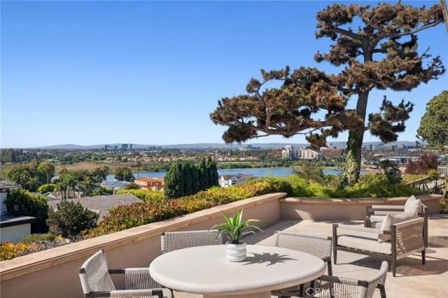 2839 Carob Street, Newport Beach, CA 92660