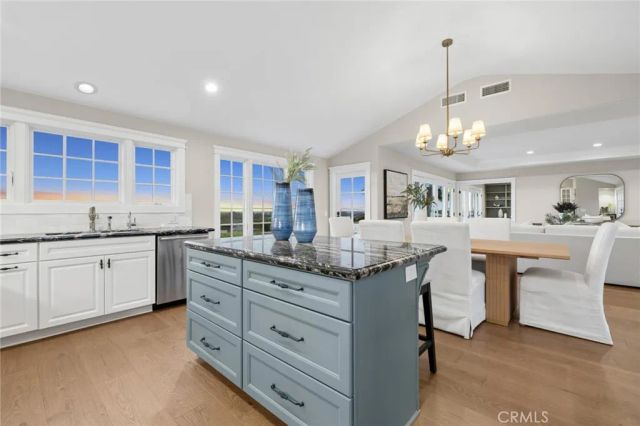 2839 Carob Street, Newport Beach, CA 92660