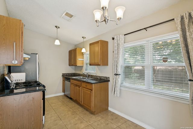 9848 Meadow Way, Converse, TX 78109