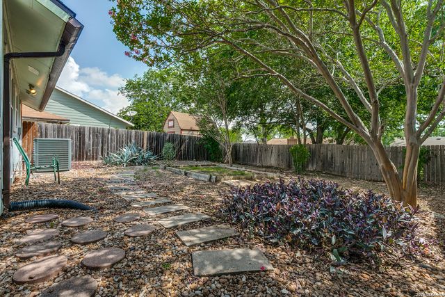 9848 Meadow Way, Converse, TX 78109