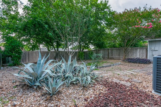 9848 Meadow Way, Converse, TX 78109