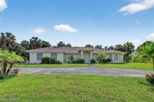 850 29th ST SW, Naples, FL 34117