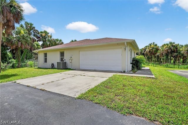 850 29th ST SW, Naples, FL 34117
