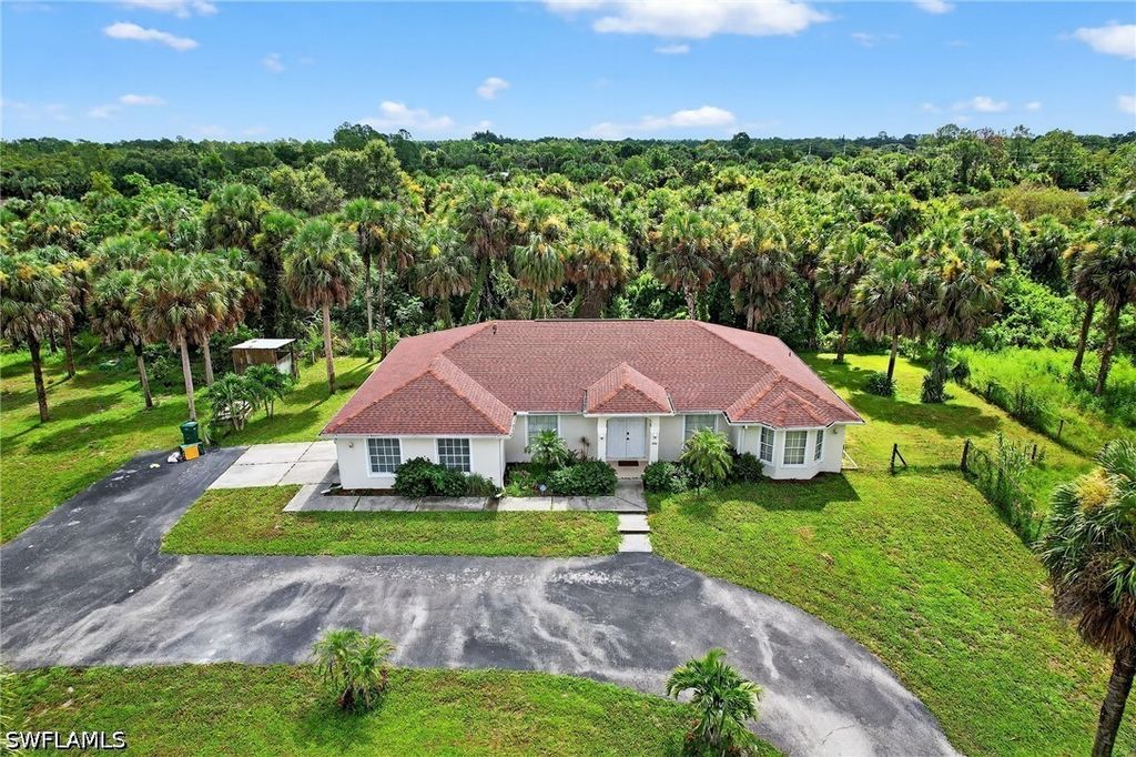 850 29th ST SW, Naples, FL 34117