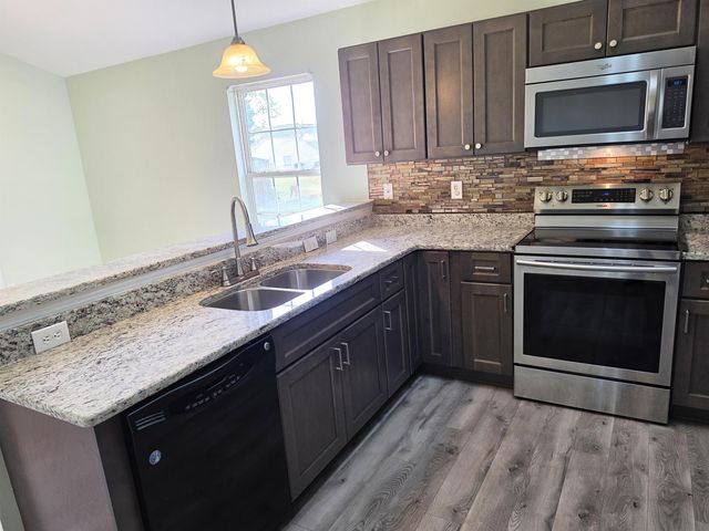 290 Stonewood Crossing Drive, Boiling Springs, SC 29316