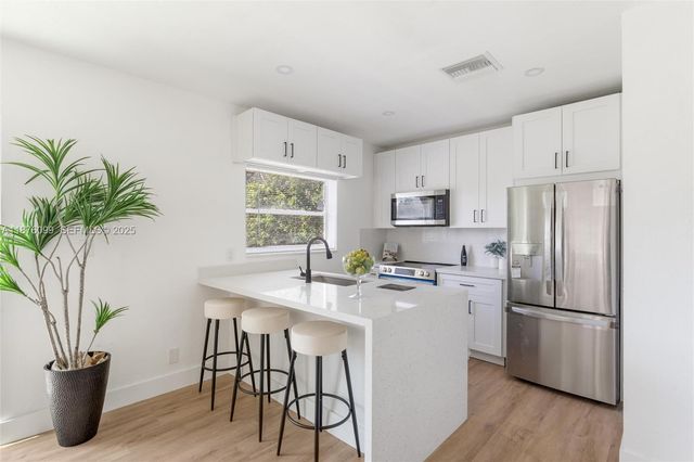 3230 Taft Street, Hollywood, FL 33021
