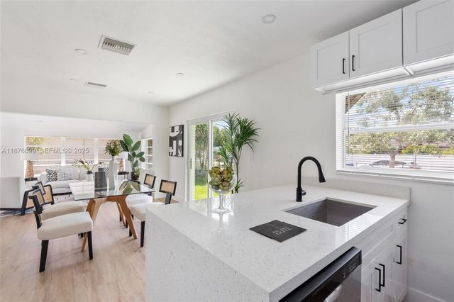 3230 Taft Street, Hollywood, FL 33021