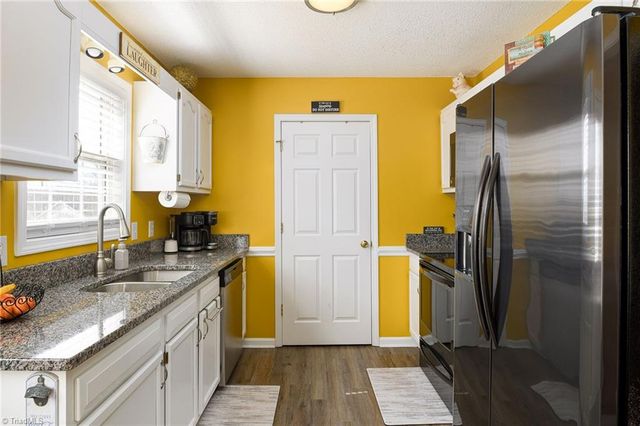 11 Stoney Point Court, Thomasville, NC 27360